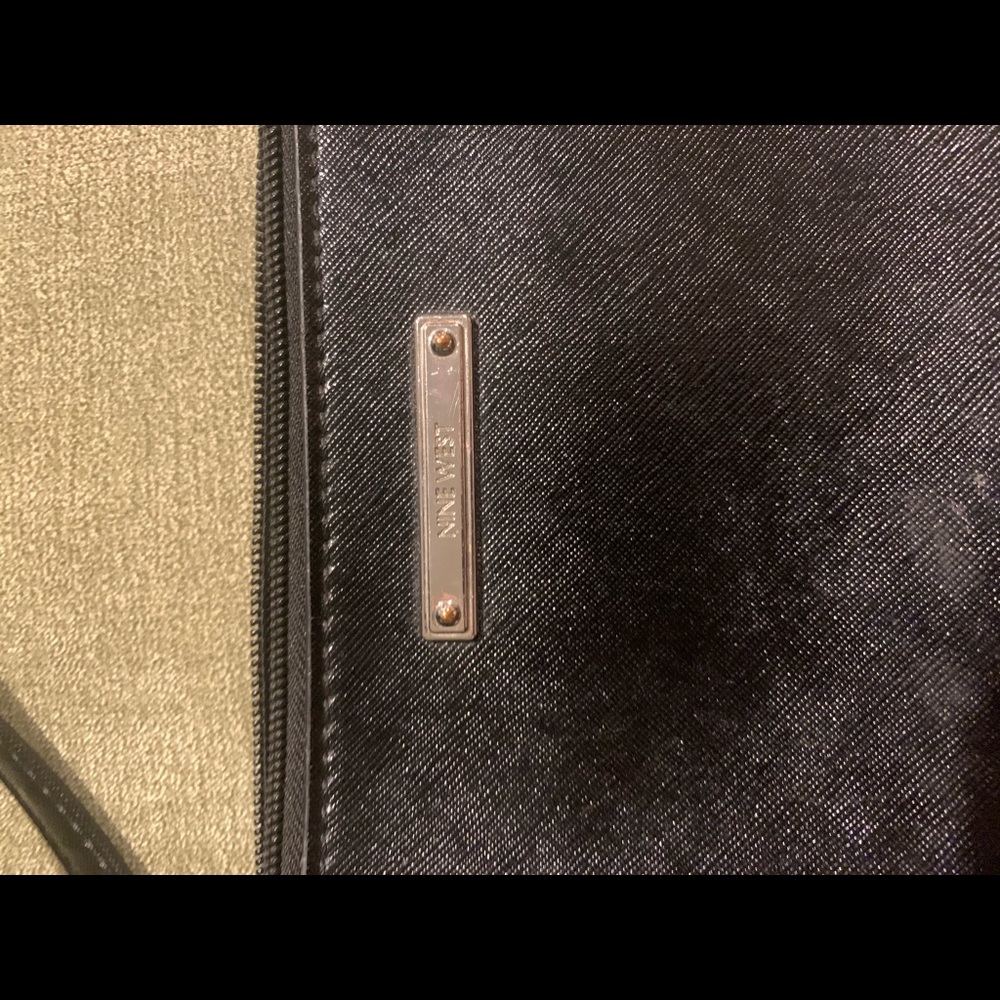 A black Nine West purse